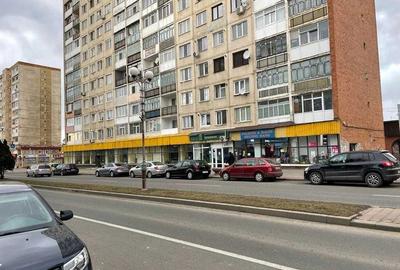 Spațiu comercial, de 83 mp, în Pașcani - 1