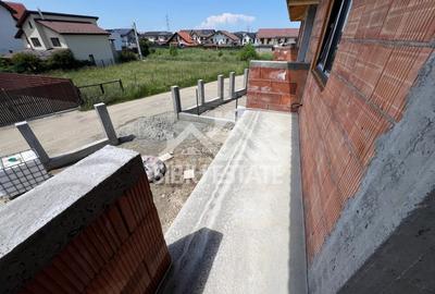 Casa individuala cu garaj , curte generoasa - 18