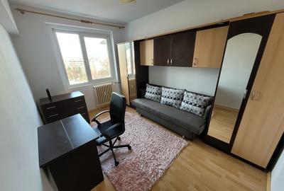Apartament cu 3 camere decomandat în Berceni - 1