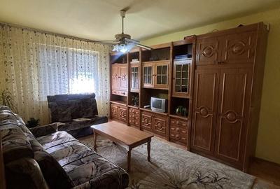 Apartament cu 3 camere decomandat în Mureșeni