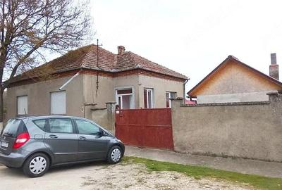Casă cu 4 camere cu Teren 1135 Mp în Central - 5