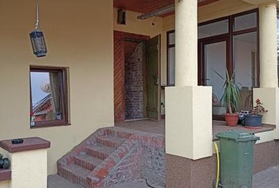 Casă cu 4 camere în Giarmata