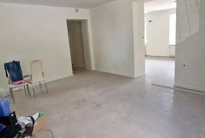 Spațiu comercial, de 55 mp, în Romană