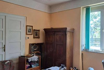 Casa de vanzare cu 2 camere , langa Liceul Economic , 110.000 euro neg - 6