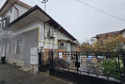 Vanzare casa Ploie?ti, langa AFI, 2 camere, curte ?i p - 1