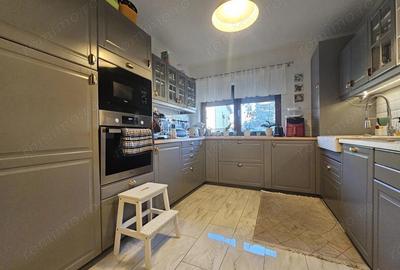 Casă cu 4 camere cu Teren 213 Mp în Central - 1