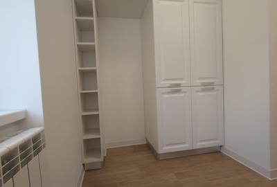 Apartament cu 3 camere decomandat, mobilat în Decebal - 8