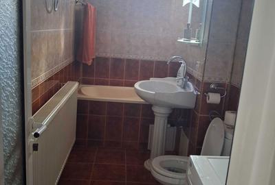 Apartament cu 3 camere decomandat în Turda - 5