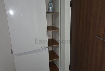 Garsonieră în Titan