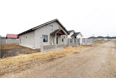 Casă cu 3 camere cu Canalizare în Sântandrei - 1