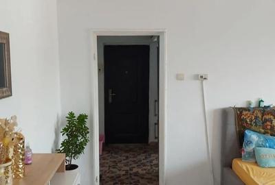 Apartament cu 2 camere decomandat în Micro 4 - 7