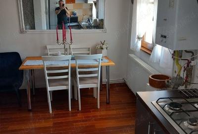 Apartament cu 3 camere semidecomandat în Central - 1