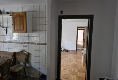 Apartament cu 3 camere semidecomandat în Titan - 4