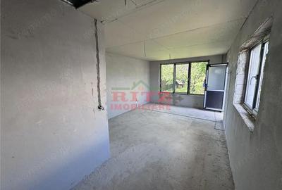 Casă cu 5 camere cu Teren 378 Mp în Central - 1