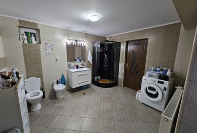 Casă cu 4 camere în Central - 1