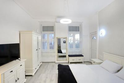 Apartament cu 4 camere decomandat în Central - 1