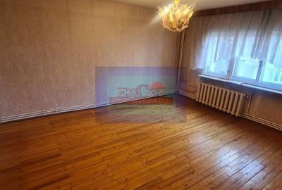 Apartament cu 3 camere decomandat în 13 Septembrie
