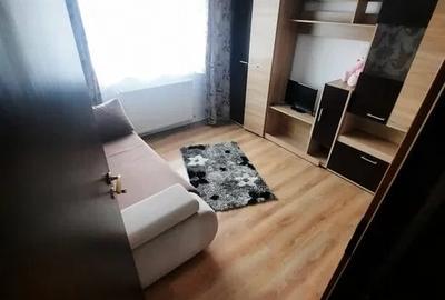 Apartament cu 3 camere decomandat în Aradului