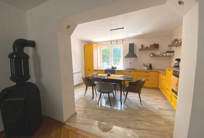 Casă individuală cu 3 camere cu Canalizare în Cugir - 1