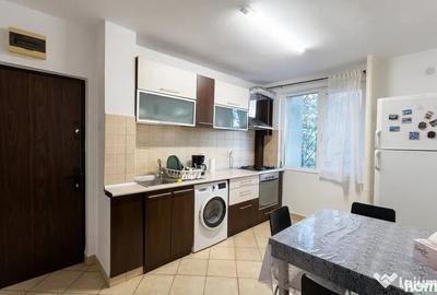 Apartament cu 3 camere semidecomandat în Grivița