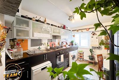 Apartament cu 3 camere semidecomandat, mobilat în Lenin