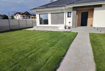 Casă cu 4 camere cu Canalizare în Domnești