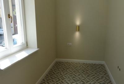 Casă individuală cu 3 camere cu Canalizare în Central - 8