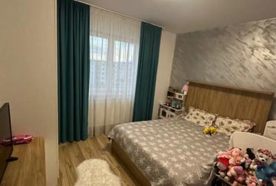 Apartament cu 2 camere decomandat, mobilat în Tractorul - 1