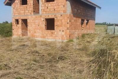 Casă cu 3 camere cu Teren 750 Mp în Lazuri