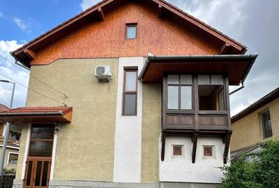 Casă cu 4 camere în Central - 2
