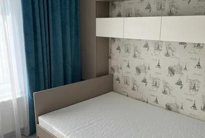 Apartament cu 3 camere semidecomandat în Central