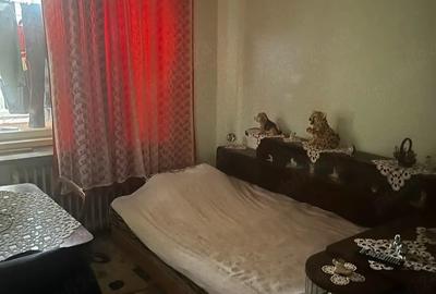 Apartament cu 3 camere decomandat în Săsar