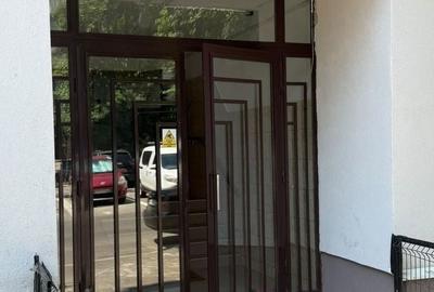 Apartament cu 3 camere decomandat în Crângași