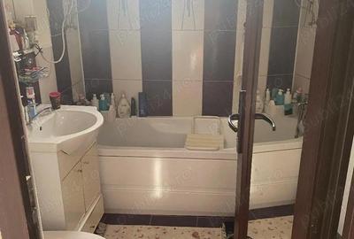 Apartament cu 3 camere decomandat în Central - 1