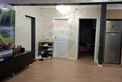 Apartament cu 3 camere  cu loc de parcare si curte proprie -de vanzare - 3