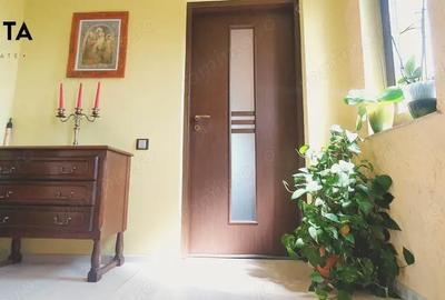 Casă cu 5 camere cu Teren 733 Mp în Luna - 29