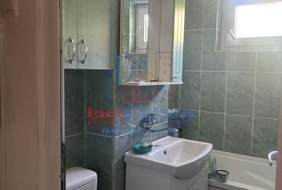 Apartament cu 3 camere semidecomandat în Albești