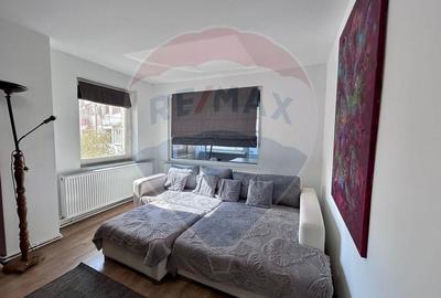 Apartament cu 3 camere decomandat, mobilat în Depozitelor - 2