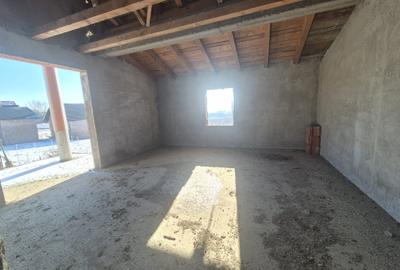 Casă individuală cu 4 camere cu Teren 1000 Mp în Șcheia - 2