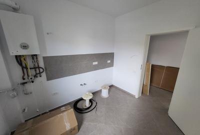 Bloc Nou-Braytim. Langa Hotel Arizona. Decomandat. Bucatarie inchisa - 5