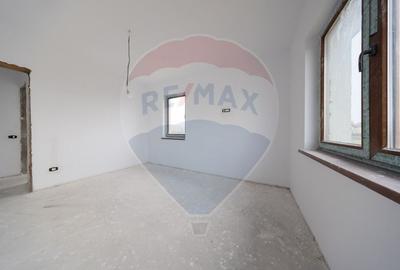 Casă individuală cu 4 camere cu Teren 330 Mp în Stupini - 17