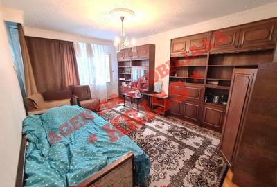 Apartament cu 3 camere decomandat în Eremia - 5