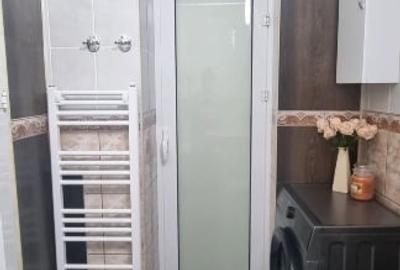Apartament cu 3 camere decomandat, mobilat în Micro 4 - 5