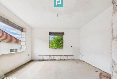 Casă cu 7 camere cu Teren 1079 Mp în Central - 11