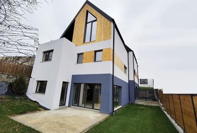 Casă cu 4 camere în Dâmbul Rotund