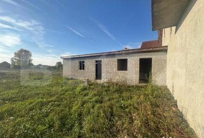 Casă cu 5 camere cu Teren 1000 Mp în Vetiș - 7