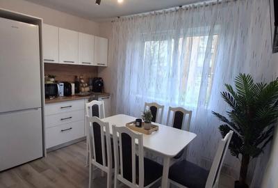 Apartament cu 4 camere decomandat în Ostroveni - 1