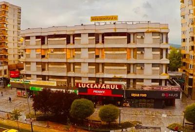 Spațiu comercial, de 11,000 mp, în Central - 4