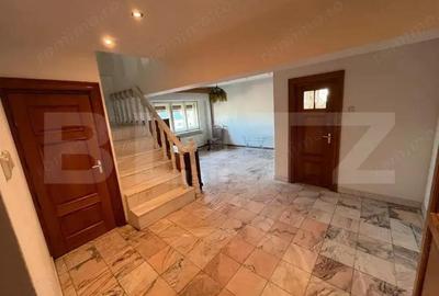 Apartament deosebit cu 5 camere spa?iu, lumina ?i elegan?a pe doua niveluri