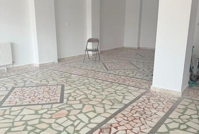 Spațiu comercial, de 137 mp, în Central - 4